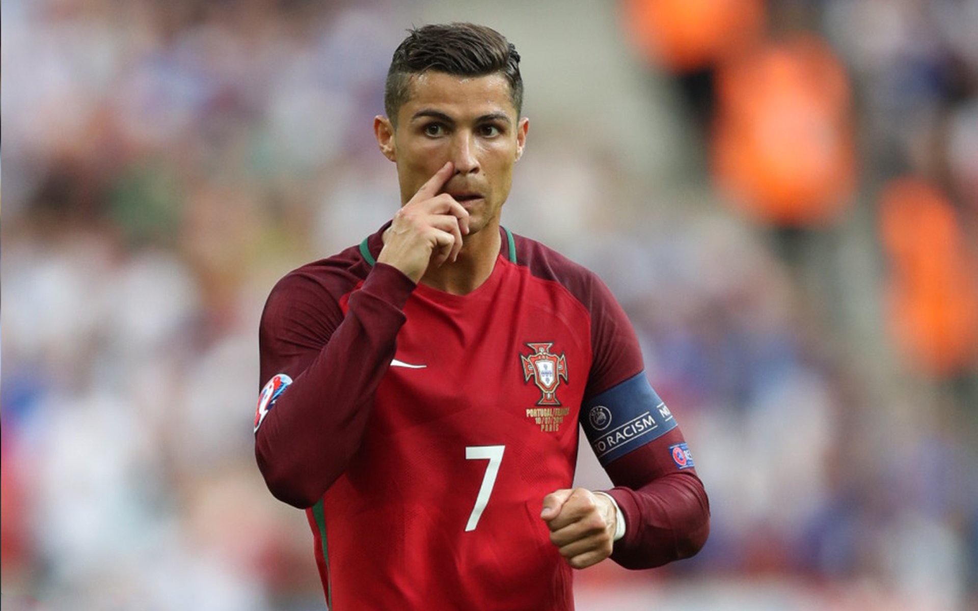 欧洲足坛变革:新政策引领未来发展轨迹,改变欧洲足坛格局的转会